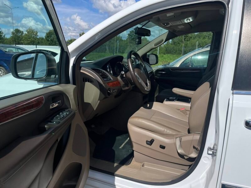 CHRYSLER TOWN & COUNTRY 3.6L