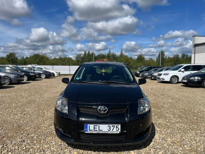 TOYOTA AURIS 2.2 L.