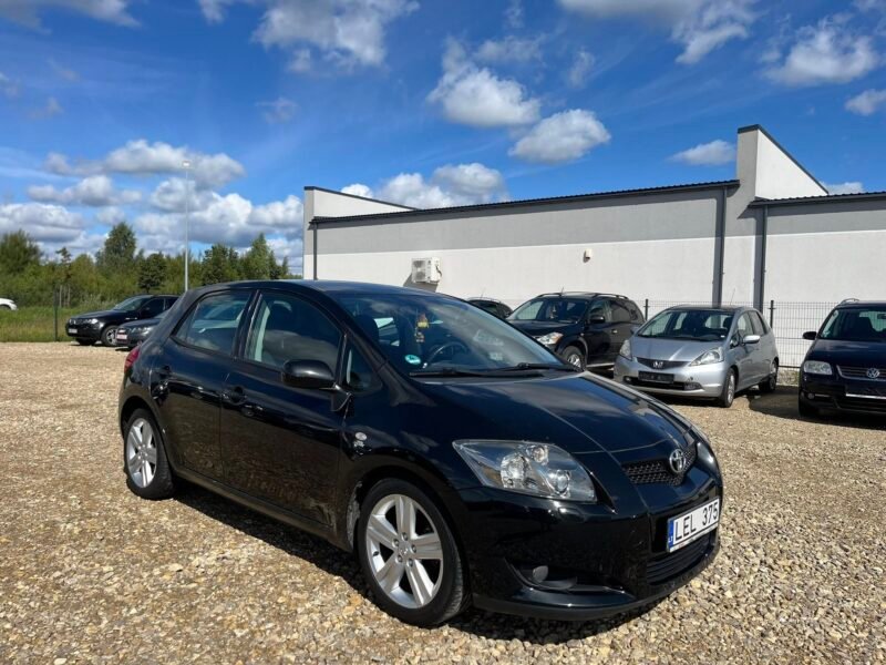 TOYOTA AURIS 2.2 L.