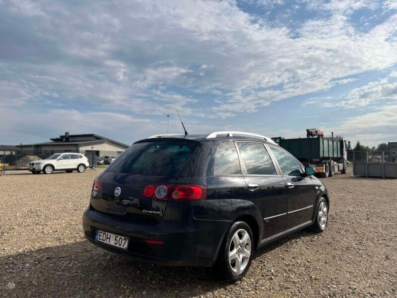 PARDUOTAS FIAT CROMA 1.9 l.