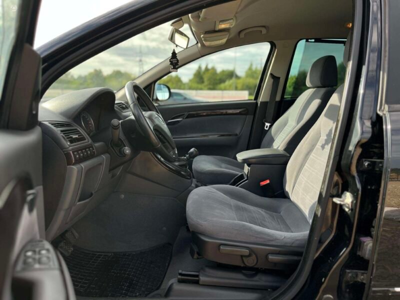 PARDUOTAS FIAT CROMA 1.9 l.