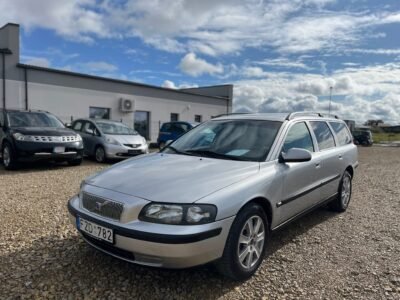 Volvo V70 2.4L