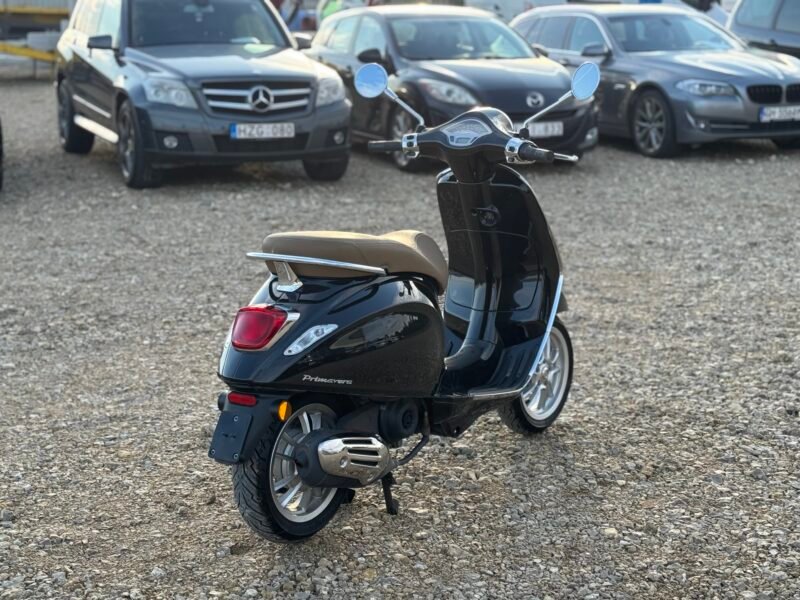 Piaggio Vespa Primavera