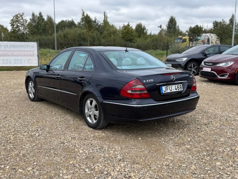 Mercedes Benz E220