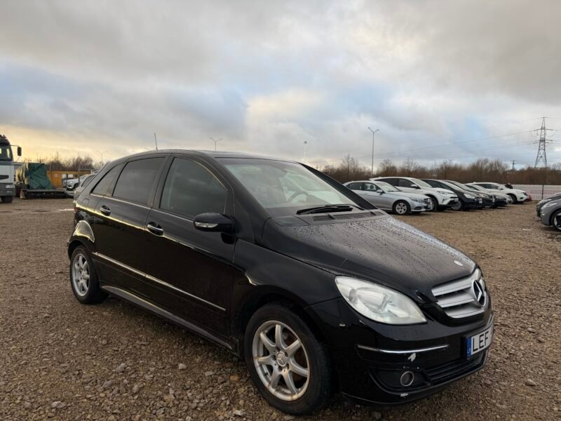 Mercedes-Benz B180