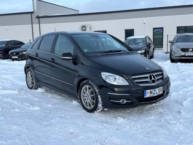 Mercedes-Benz B180