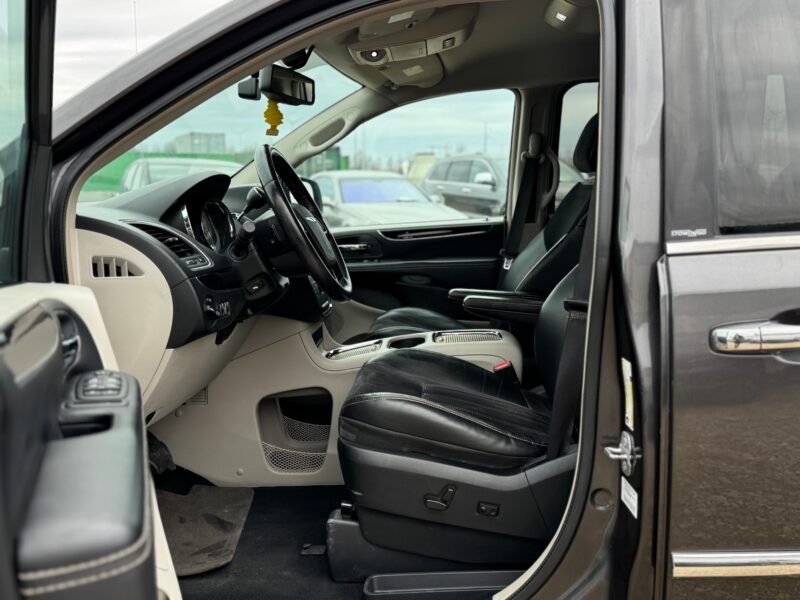 Chrysler Town & Country