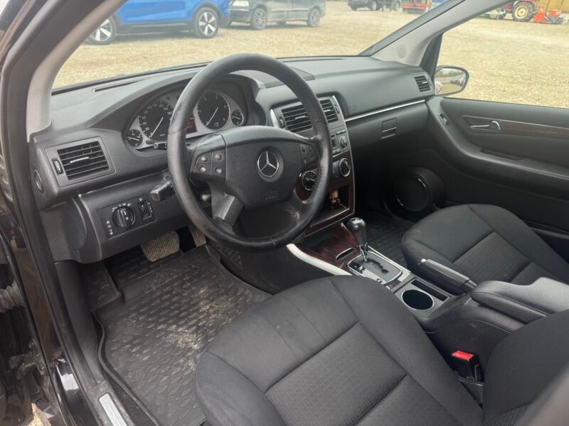 Mercedes-Benz B200