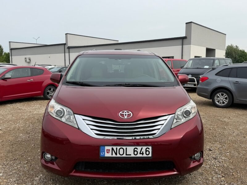TOYOTA SIENNA