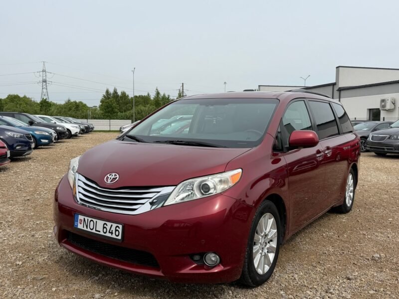 TOYOTA SIENNA