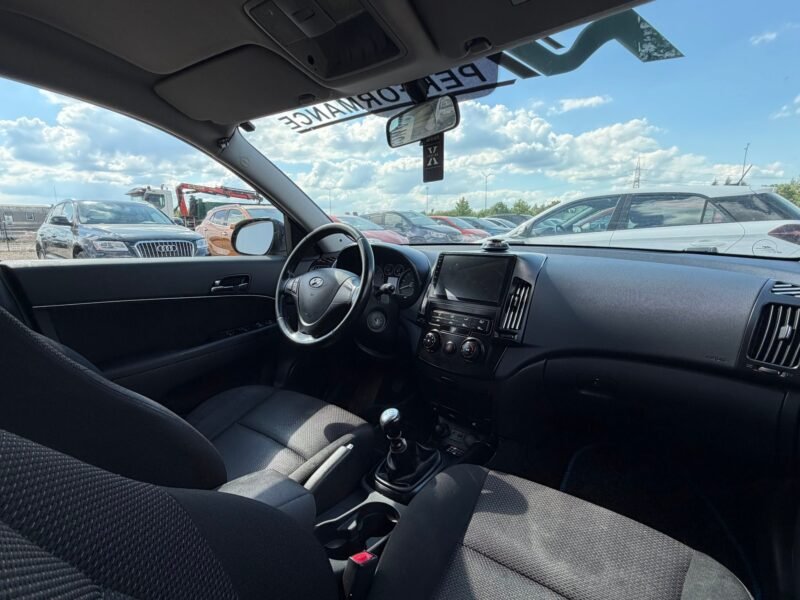 HYUNDAI I 30