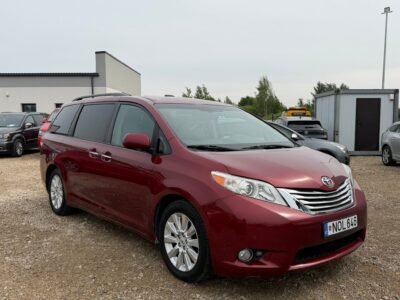 TOYOTA SIENNA