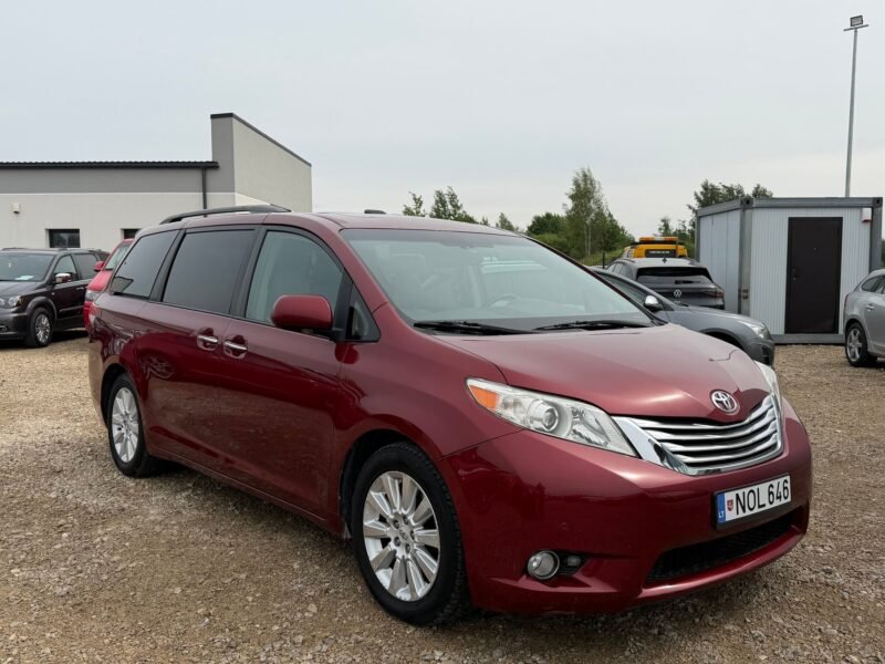 TOYOTA SIENNA