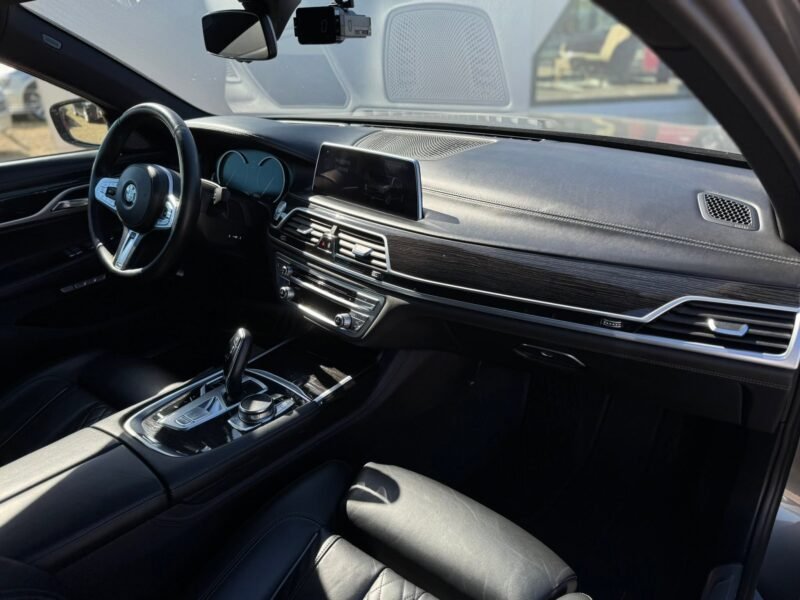 BMW 730