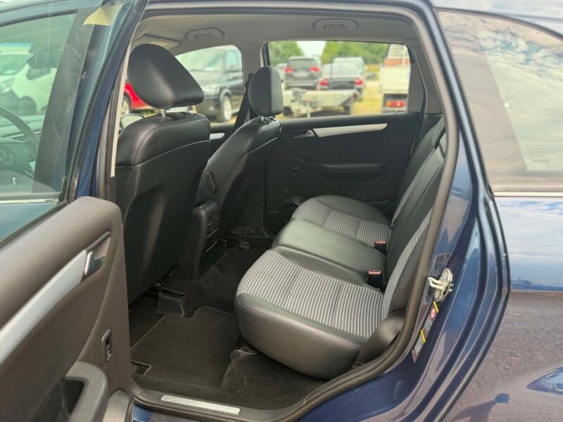 Mercedes-Benz B200