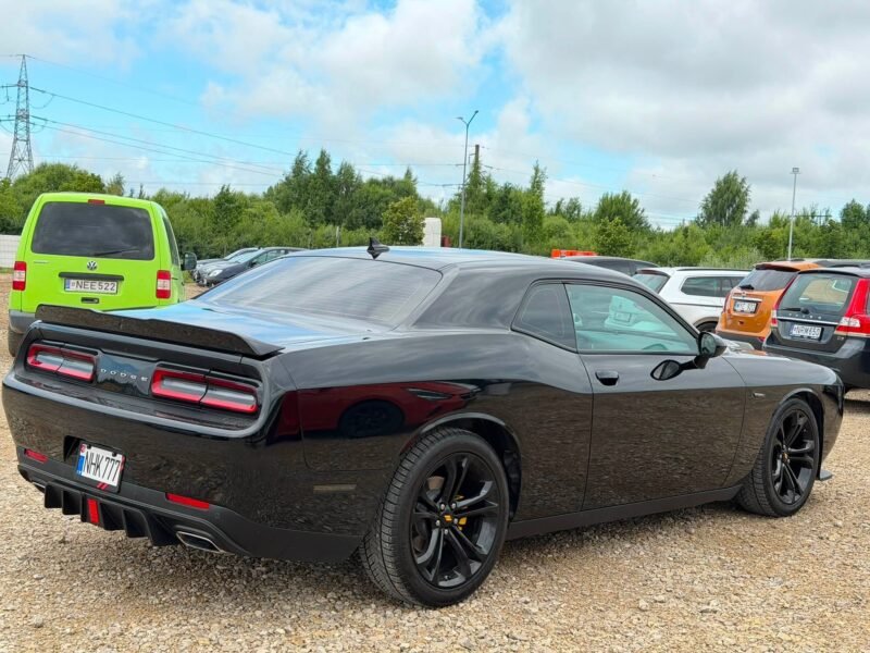 Dodge Challenger