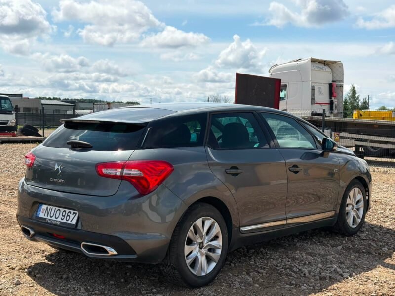 Citroen DS5