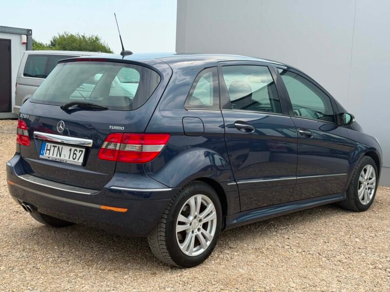 Mercedes-Benz B200
