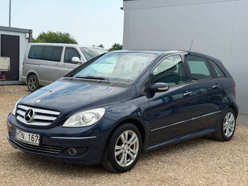 Mercedes-Benz B200